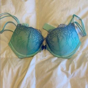 Victoria’s Secret very sexy push-up bra 32D